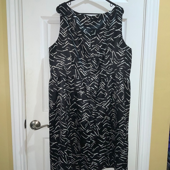 Eliza J geometric print dress Sz 24W sleeveless back zip lined - Picture 5 of 9